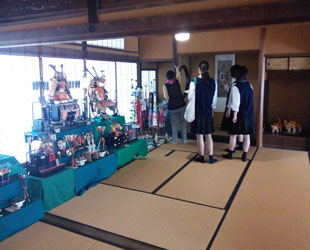 離れ